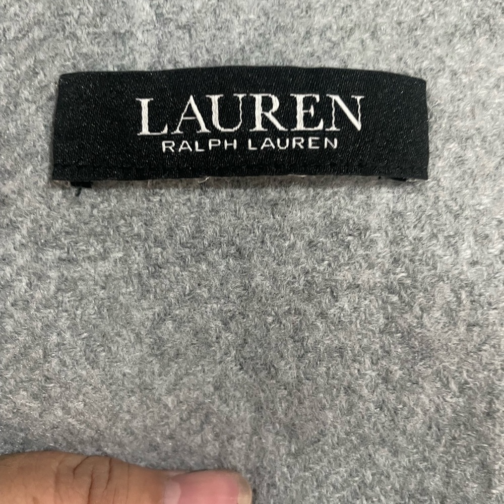 Lauren Ralph Lauren cream/grey woollen scarf. Size medium. Used - Picture 2 of 5